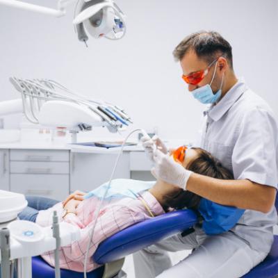 Kobieta Pacjent Przy Dentysta 1303 9355
